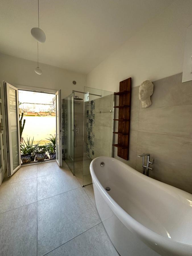 Charming Apt With Baroque View - Λέτσε Εξωτερικό φωτογραφία